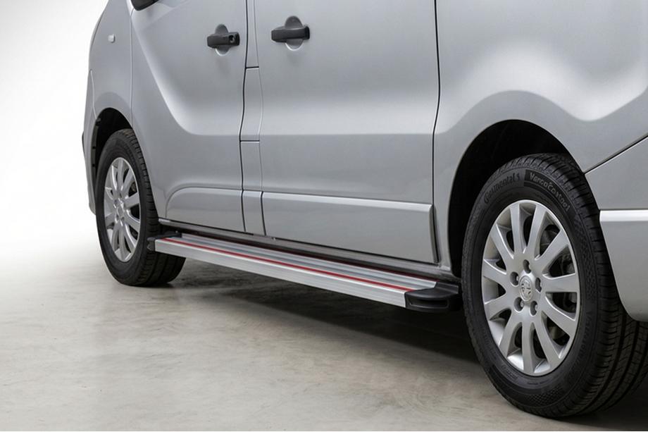 Renault Trafic 2015- Estribos Laterales Maya Rojo-Gris (2 uds., Aluminio) Batalla larga Image