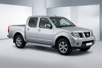 Nissan Navara 2006-2015 Estribos Laterales Maya V4 (2 uds., Aluminio) foto 1