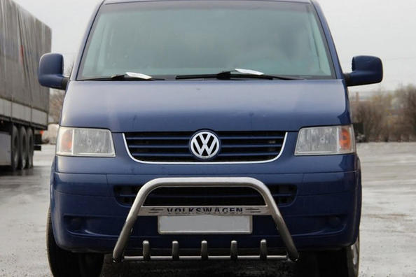 La protección del parachoques para el Volkswagen T5 Multivan