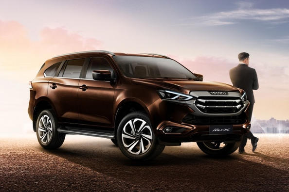 Cuadro SUV Isuzu MU-X nueva generación Foto 2