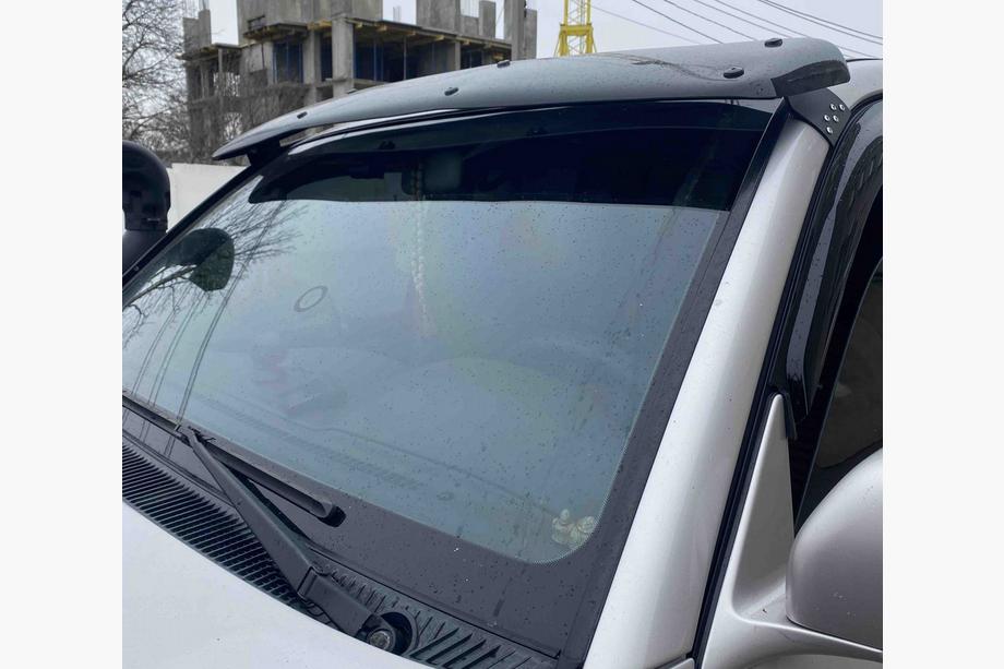 Toyota Land Cruiser 100 1998-2007 Visera Parabrisas Image