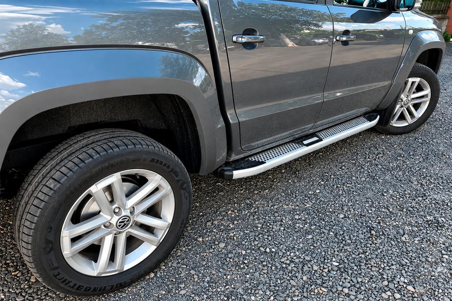 Volkswagen Amarok 2010-2022 Estribos Laterales Mevsim Grey (2 uds., Aluminio) Image