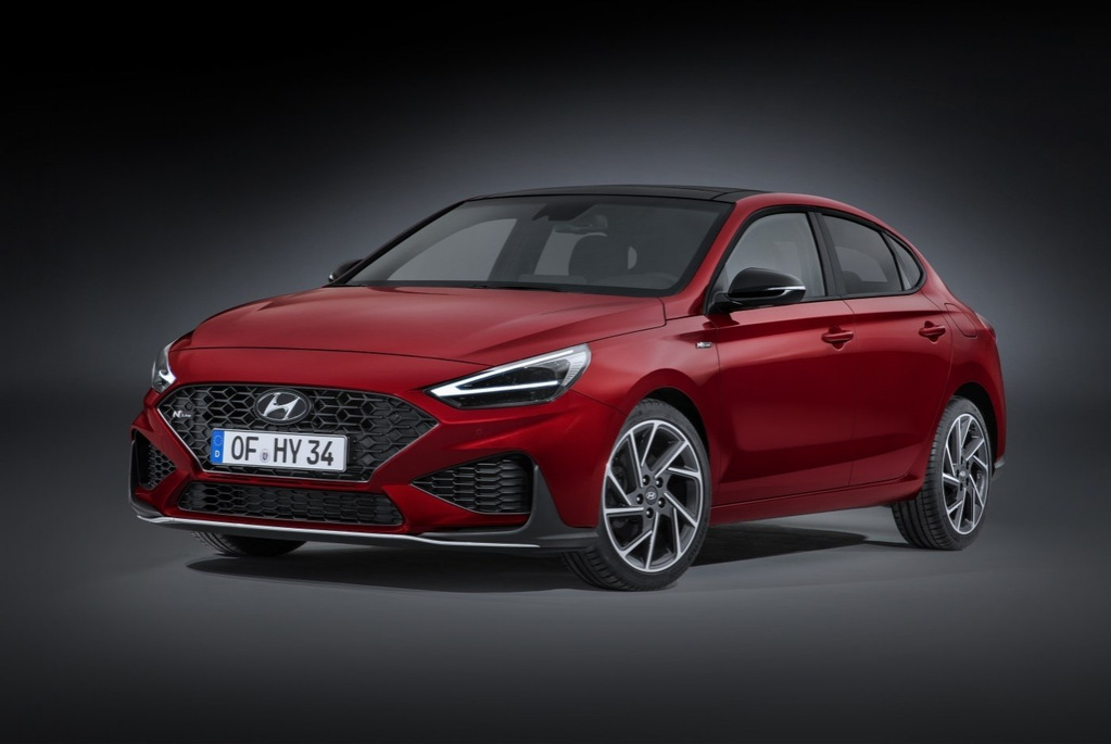 Revisión del actualizado liftback Hyundai i30 Fastback