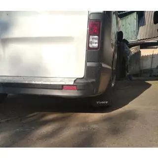Guardabarros traseros a medida (juego) Opel Vivaro 2015-2019 foto 2