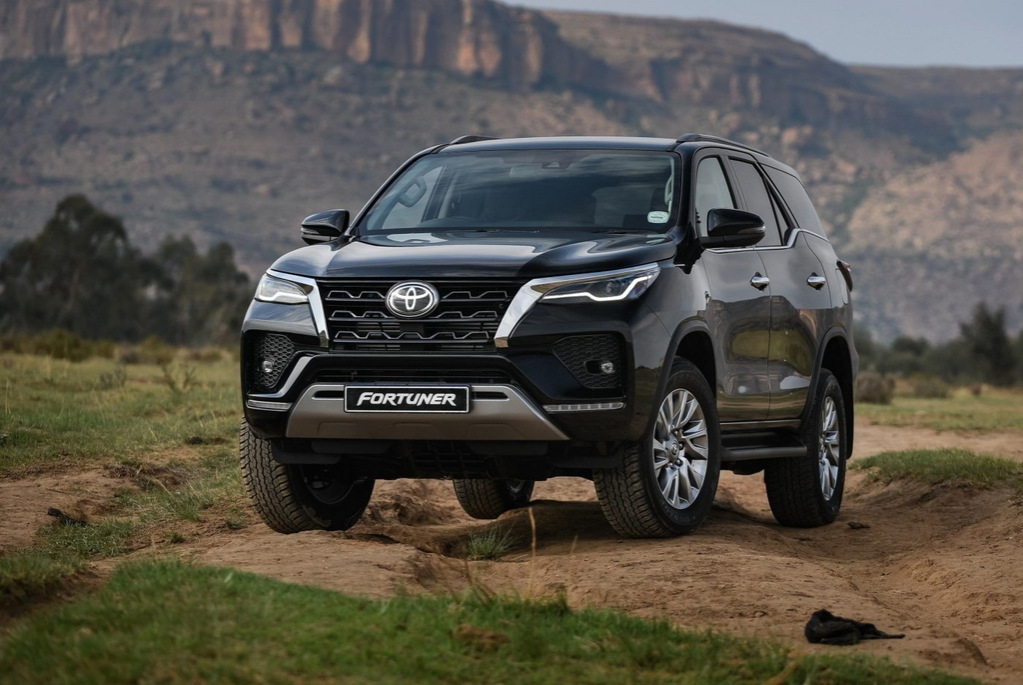 Revisión del SUV actualizado Toyota Fortuner