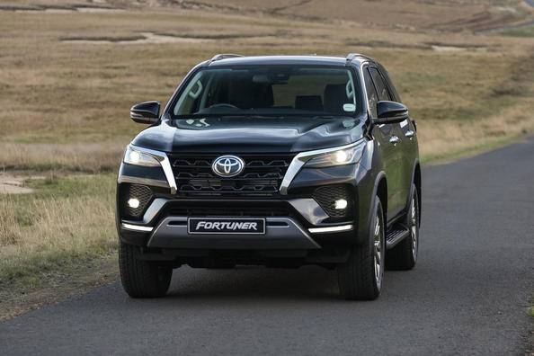 Revisión del SUV actualizado Toyota Fortuner
