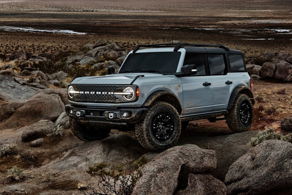 Modificación de cinco puertas del SUV Ford Bronco de nueva generación