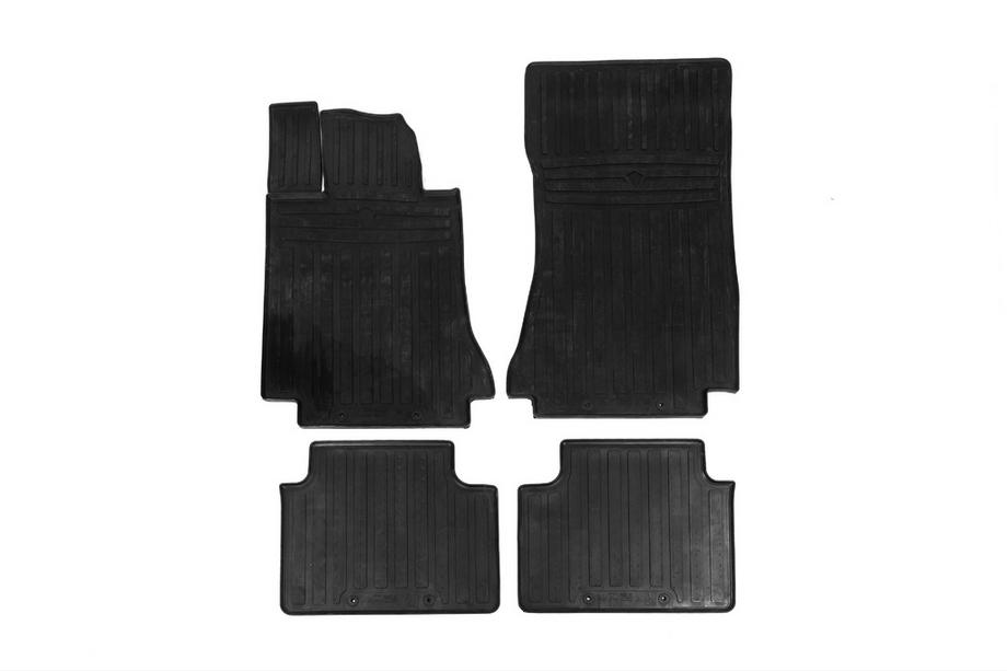 Alfa Romeo Giulia 2016-2022 Alfombrillas de goma Stingray negras (4 uds) Image