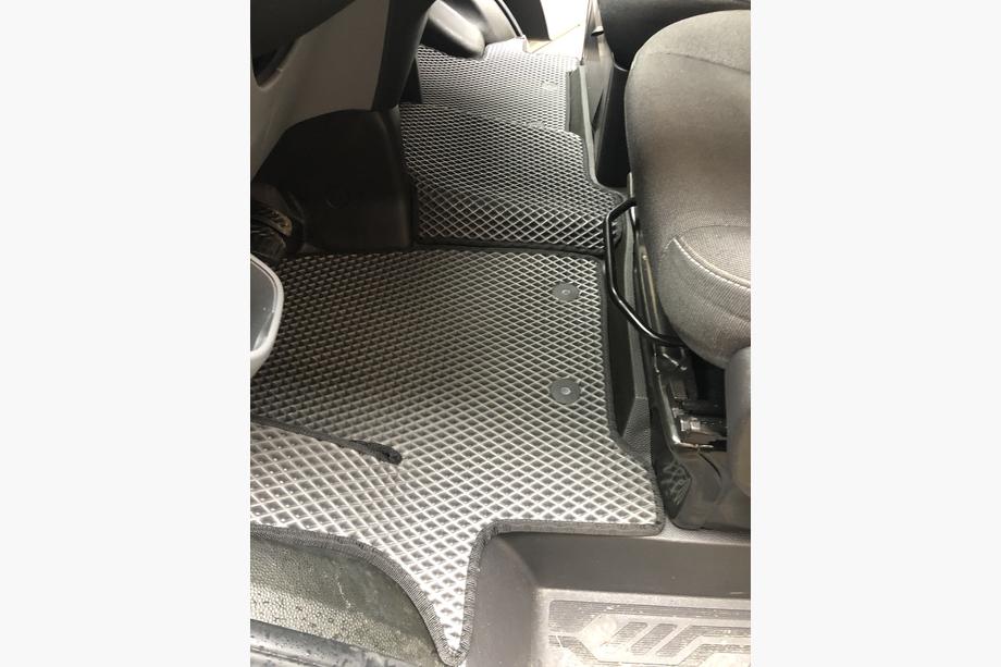 Ford Custom 2013-2022 Alfombrillas EVA (Delanteras, Negras) Image