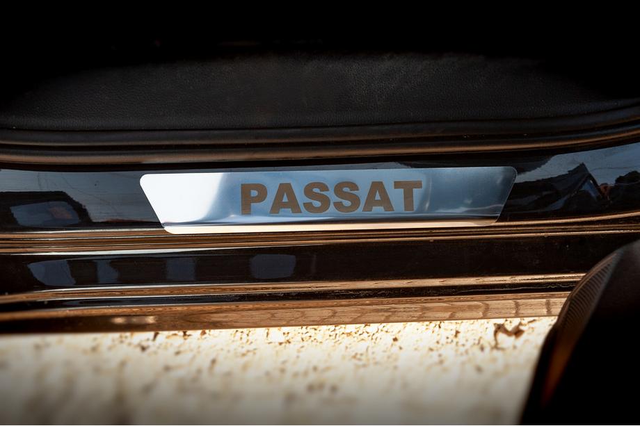Volkswagen Passat B7 2012-2015 Protector de umbral Carmos V1 (4 uds, acero inoxidable) Foto 4