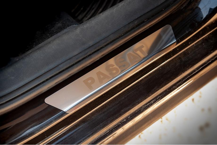 Volkswagen Passat B7 2012-2015 Protector de umbral Carmos V1 (4 uds, acero inoxidable) Foto 3