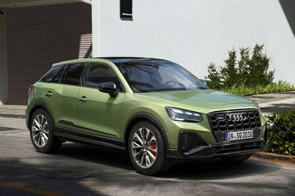 Revisión del crossover cargado con tracción total Audi SQ2