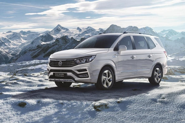 Revisión de la minivan actualizada SsangYong Rodius