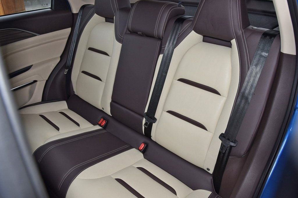 Revisión del crossover compacto FAW Bestune T77