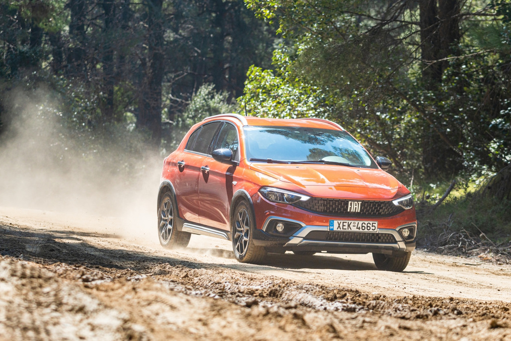 Revisión de la versión todoterreno del hatchback Fiat Tipo Cross