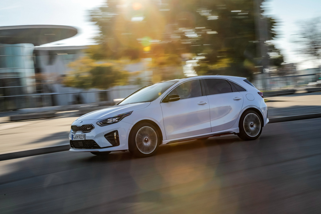 Revisión de la modificación deportiva del hatchback KIA Ceed GT