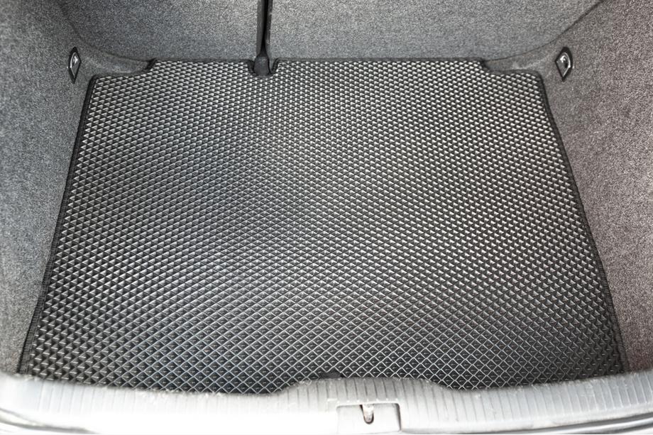 Volkswagen Golf 4 1997-2006 Alfombrilla de maletero (HB, EVA, Negro) Image