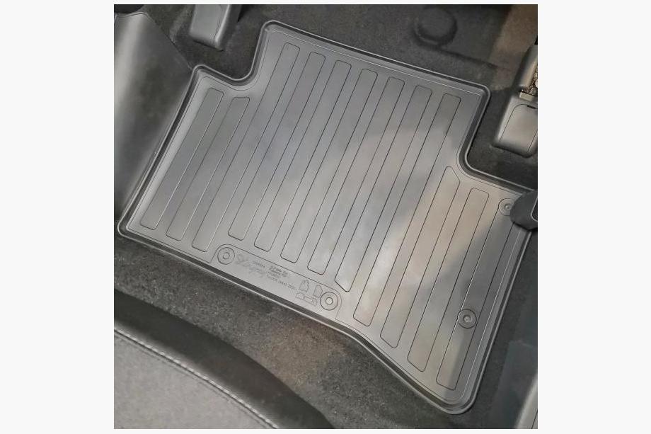 Hyundai Tucson NX4 2021- Alfombrillas de goma (4 uds, Stingray Premium) Foto 4