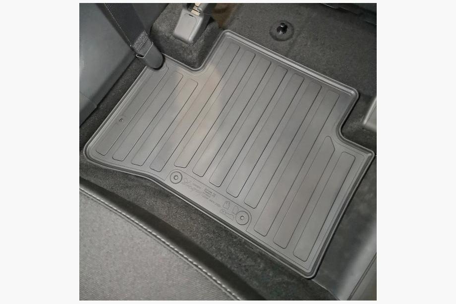 Hyundai Tucson NX4 2021- Alfombrillas de goma (4 uds, Stingray Premium) Foto 5