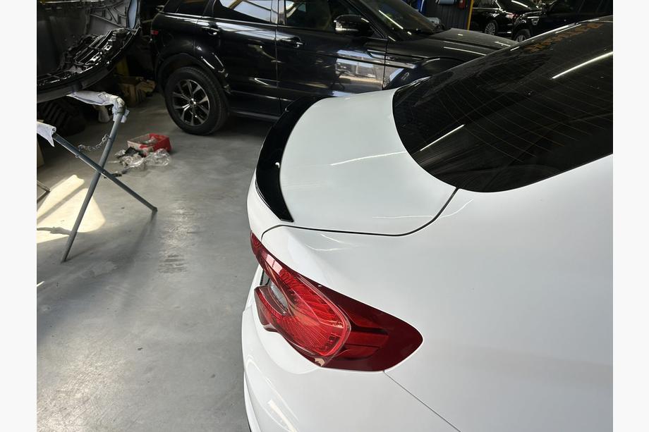 Fiat Tipo 2016- Spoiler Lip (Sunplex, Negro) (119,1cm *5,5cm) Foto 4