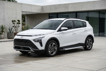 Hyundai Bayon 2021- Estribos Laterales Vision New Grey (2 uds., Aluminio) foto 1