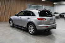 Infiniti FX 2003-2008 Estribos Laterales Fullmond (2 uds., Aluminio) foto 1