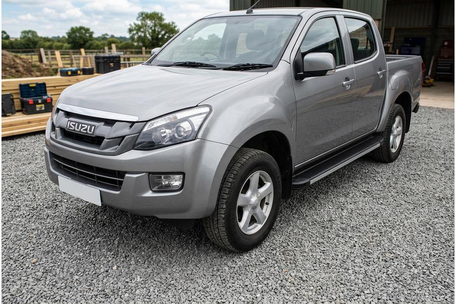 Isuzu D-Max 2011-2019 Estribos Laterales Maya V1 (2 uds., Aluminio) Image