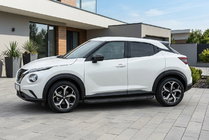Nissan Juke 2020- Estribos Laterales Tayga Black (2 uds., Aluminio) foto 1