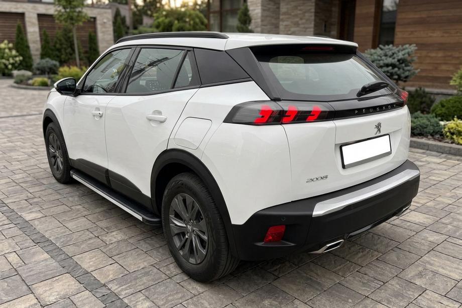 Peugeot 2008 2019- Estribos Laterales Maya V1 (2 uds., Aluminio) Image