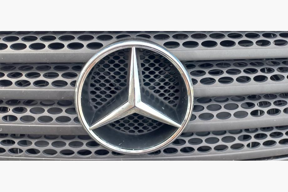 Mercedes Viano 2004-2014 Emblema frontal (2004-2010) Image