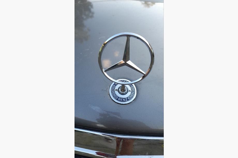 Mercedes E-class W124 1984–1997 Emblema mira con inscripción (para E-Class) Foto 5