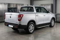 SsangYong Musso II 2018– Estribos Laterales Maya V1 (2 uds., Aluminio) foto 1