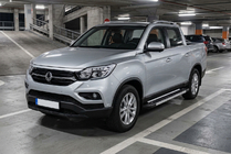 SsangYong Musso II 2018– Estribos Laterales RedLine (2 uds., Aluminio) foto 1