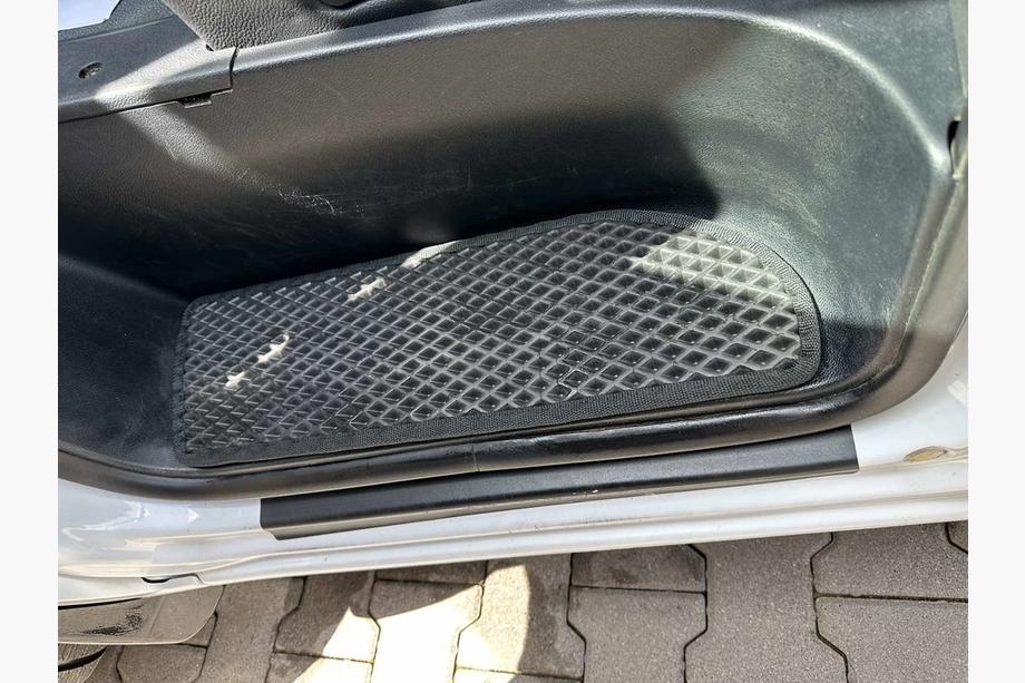 Mercedes Sprinter W907/W910 2018- Alfombrillas de umbral EVA de poliuretano (negras) 3 uds Foto 2