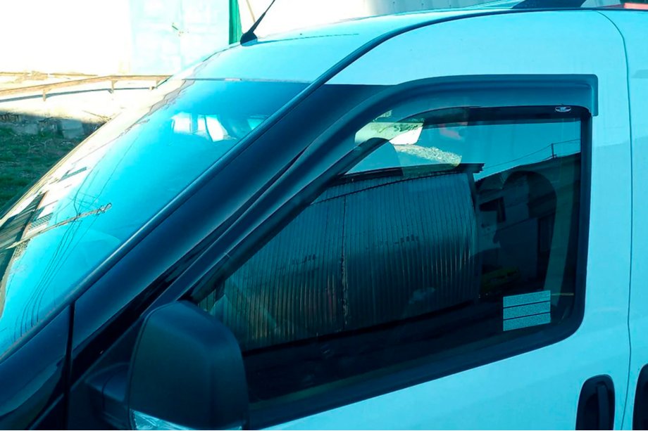 Opel Combo 2012-2018 Deflectores de Ventana (2 uds, HIC) Foto 9