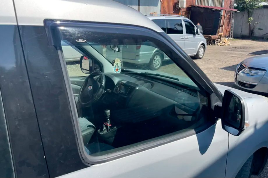 Opel Combo 2012-2018 Deflectores de Ventana (2 uds, HIC) Foto 1