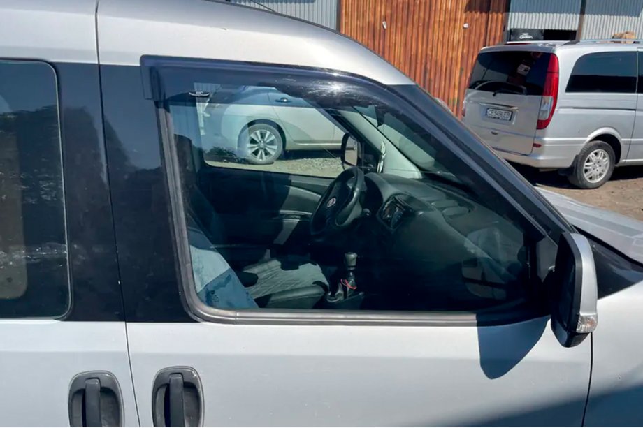 Opel Combo 2012-2018 Deflectores de Ventana (2 uds, HIC) Foto 2