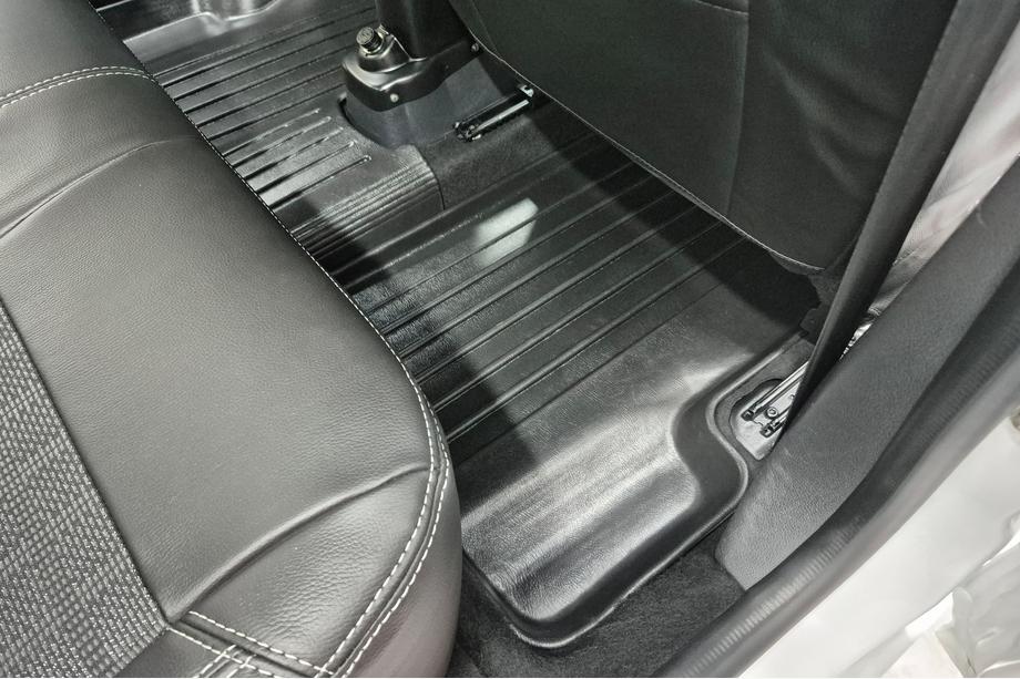 Renault Logan MCV 2013-2022 Alfombrillas de goma Stingray 3D (5 uds, poliuretano) Foto 3