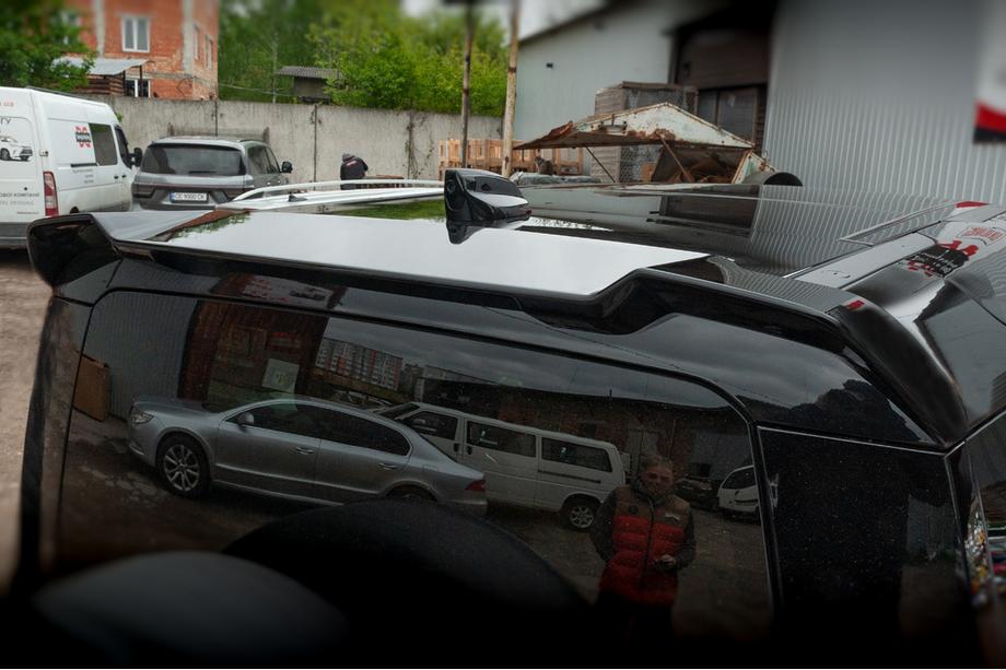 Land Rover Defender 2019- Spoiler V1 (negro) Foto 3