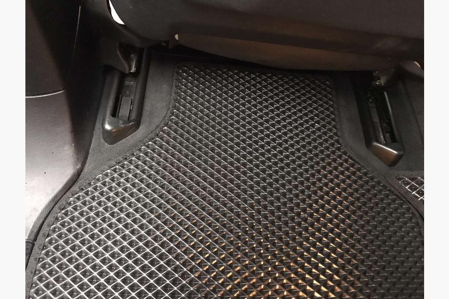 BMW X5 E70 2007-2013 Alfombrillas EVA V-1 (negras) Foto 8