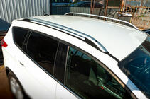 Ford Kuga/Escape 2013-2019 Barras de techo Skyport (plateadas) foto 1