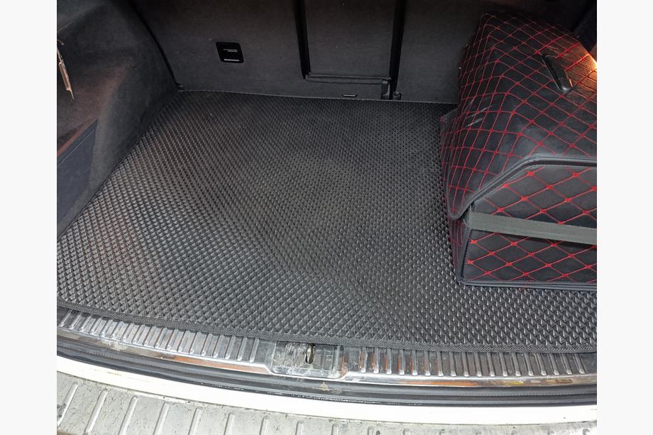 Volkswagen Touareg 2010-2018 Alfombrilla de maletero V1 (EVA, Negro) Foto 4