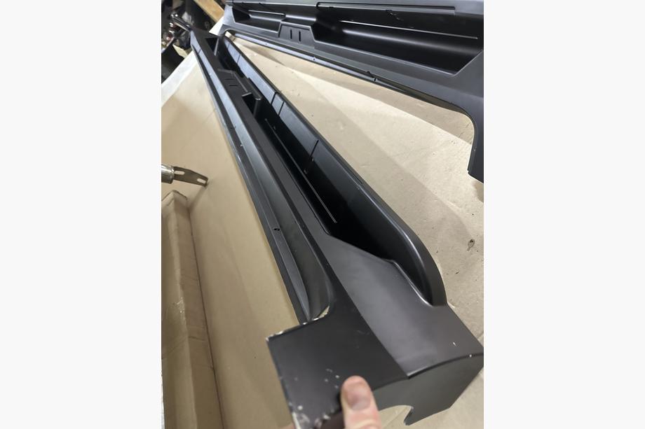 Kia Sportage 2004-2010 OFERTA! Estribos laterales de plastico (sin soportes, como en la foto) Foto 3