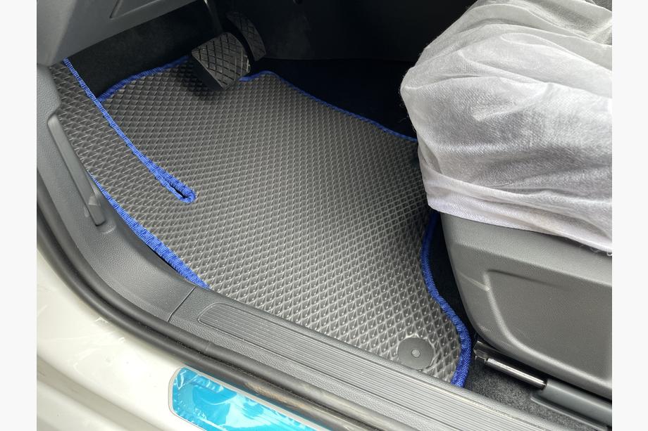 Volkswagen Lavida/e-Lavida 2019- Alfombrillas EVA (negras) Image