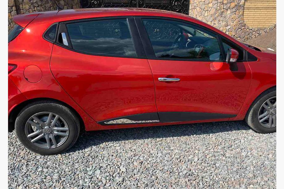 Renault Clio IV 2012-2019 Molduras de Puerta (Traseras) Image