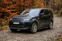 Land Rover Discovery V 2017- Estribos Laterales Bosphorus Black (2 uds., Aluminio) foto 1