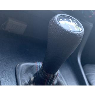 Pomo de cambio V2-5 velocidades (piel sintética, negro liso) BMW 5 Series E34 1988-1995 foto 3