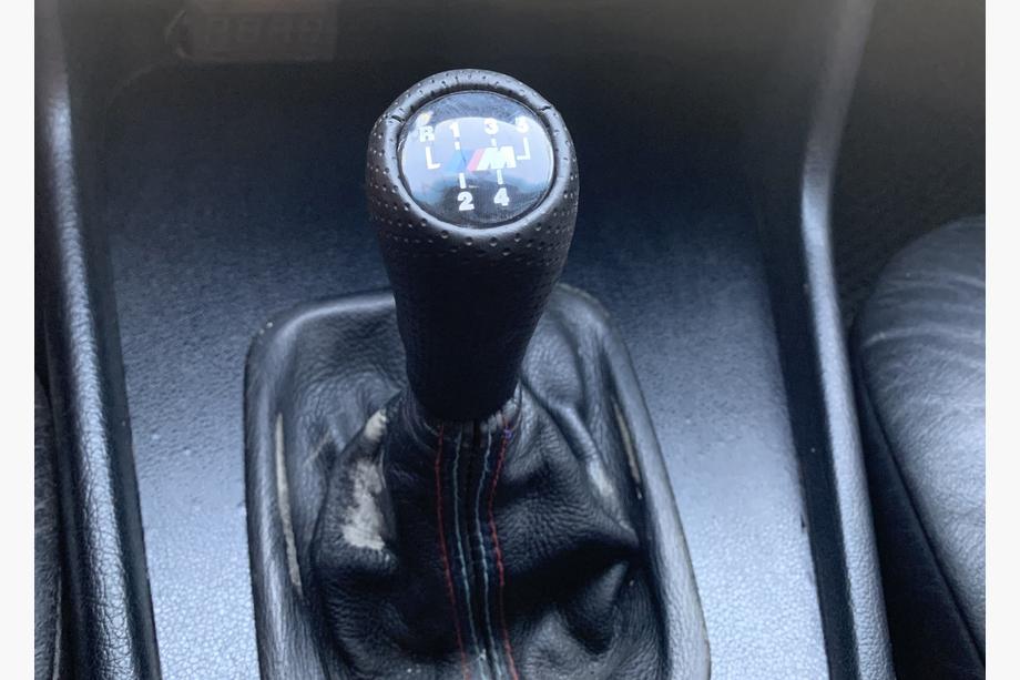 BMW 5 Series E34 1988-1995 Pomo de cambio V2-5 velocidades (piel sintética, negro liso) Image