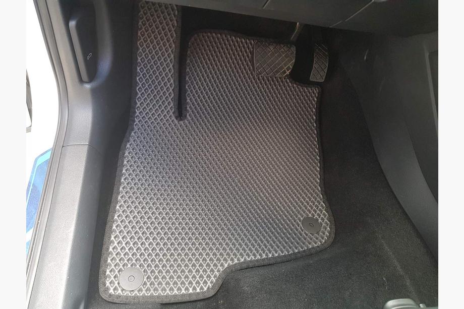 Volkswagen E-Tharu 2020- Alfombrillas EVA (negras) Image