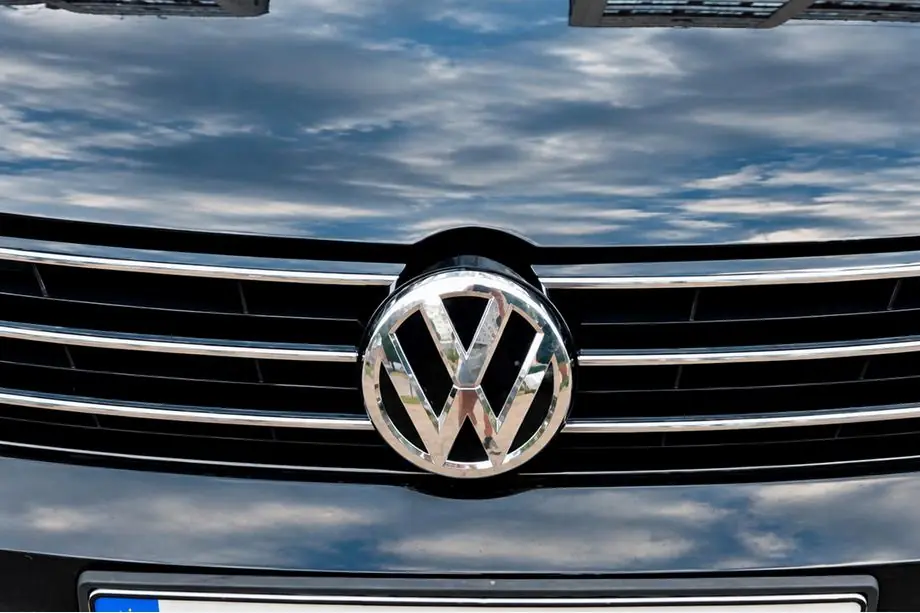 Volkswagen Jetta 2011-2018 Emblema delantero 2015-2018 (3G0853601B) Image